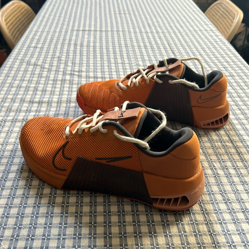 Nike Metcon men’s 9 orange